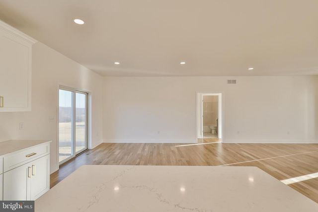 464 LONG LN, Walnutport, PA 18088