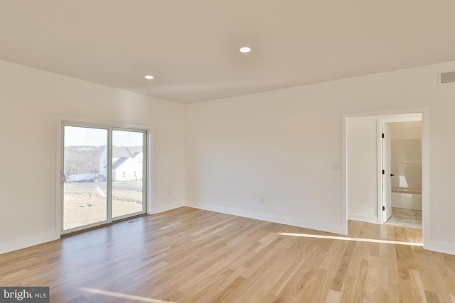 464 LONG LN, Walnutport, PA 18088