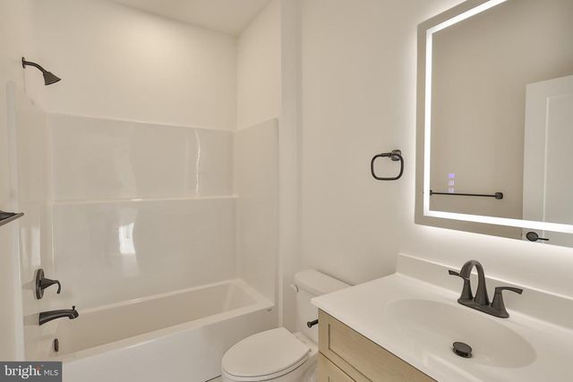 464 LONG LN, Walnutport, PA 18088