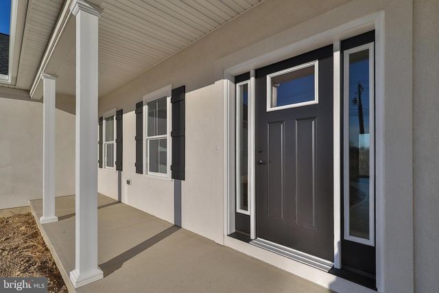 464 LONG LN, Walnutport, PA 18088