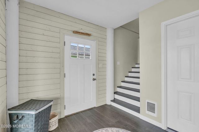 210 Longview Drive, Bayville, NJ 08721