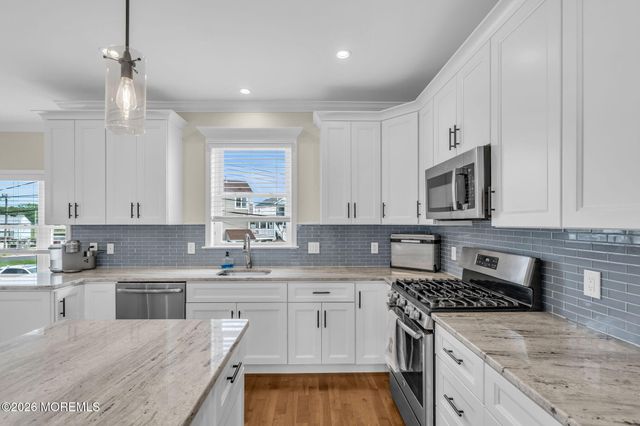 210 Longview Drive, Bayville, NJ 08721