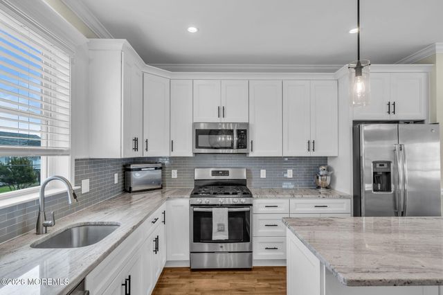 210 Longview Drive, Bayville, NJ 08721
