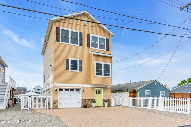 210 Longview Drive, Bayville, NJ 08721