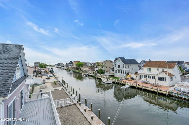 210 Longview Drive, Bayville, NJ 08721