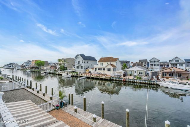 210 Longview Drive, Bayville, NJ 08721