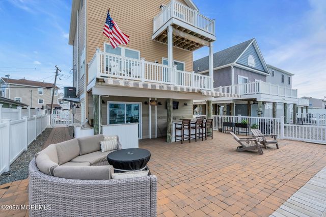 210 Longview Drive, Bayville, NJ 08721