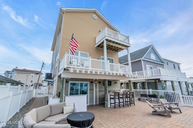 210 Longview Drive, Bayville, NJ 08721