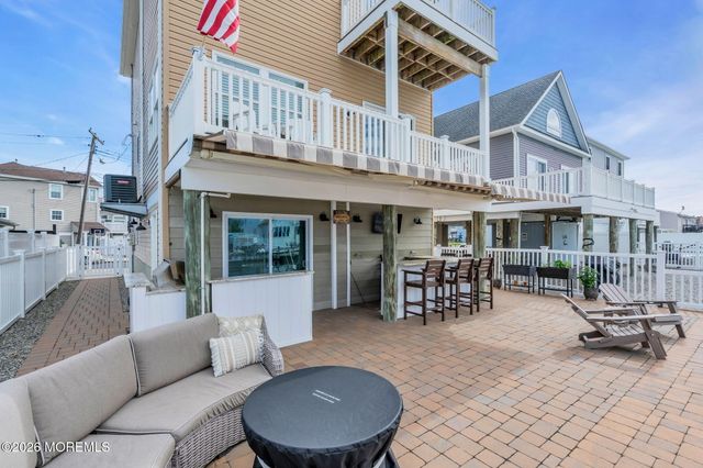 210 Longview Drive, Bayville, NJ 08721