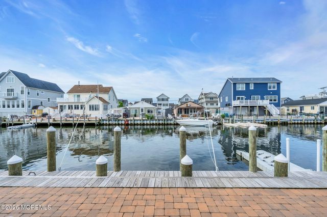 210 Longview Drive, Bayville, NJ 08721