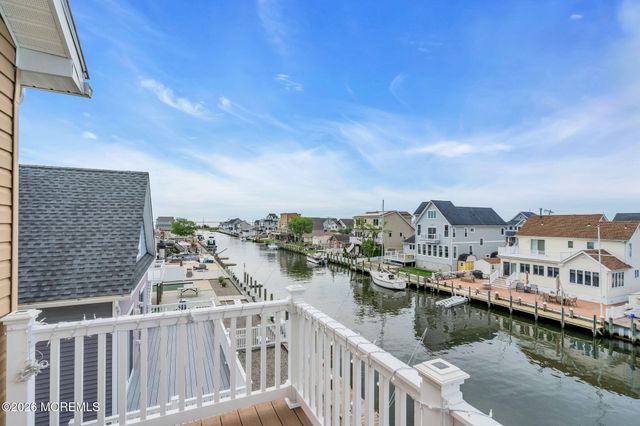 210 Longview Drive, Bayville, NJ 08721
