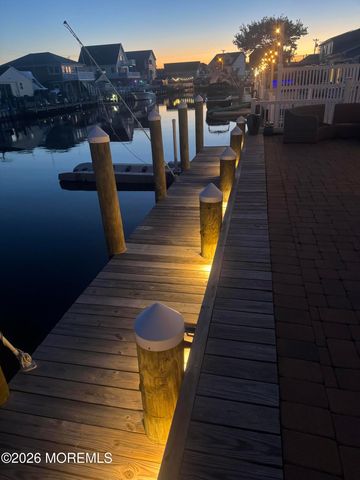 210 Longview Drive, Bayville, NJ 08721