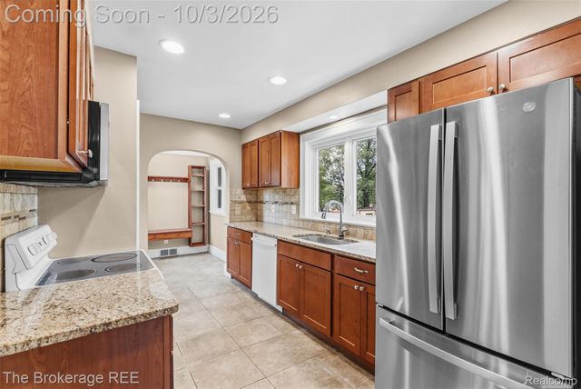 3091 Edgefield Drive, Waterford Charter Township, MI 48328