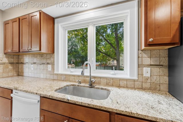 3091 Edgefield Drive, Waterford Charter Township, MI 48328