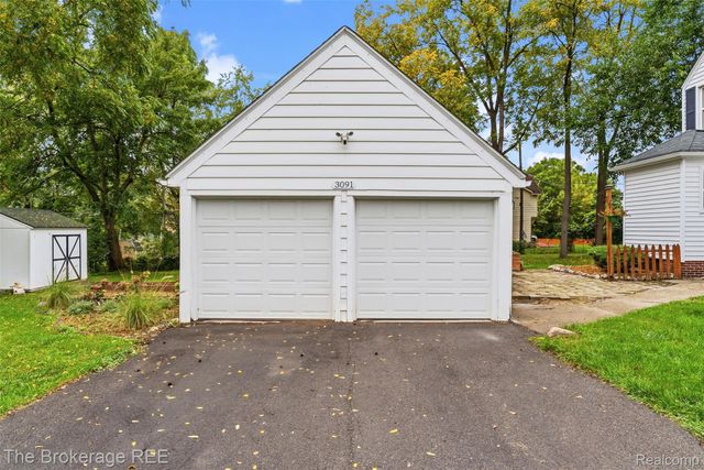 3091 Edgefield Drive, Waterford Charter Township, MI 48328