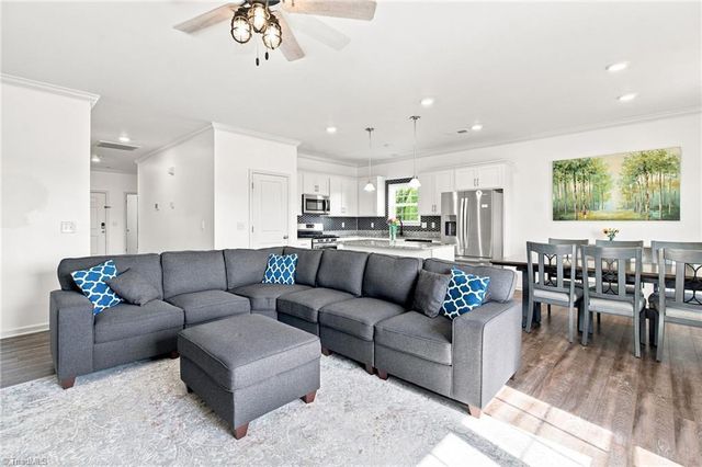437 Altavista Drive, Clemmons, NC 27012