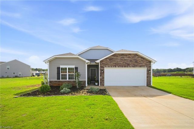 437 Altavista Drive, Clemmons, NC 27012