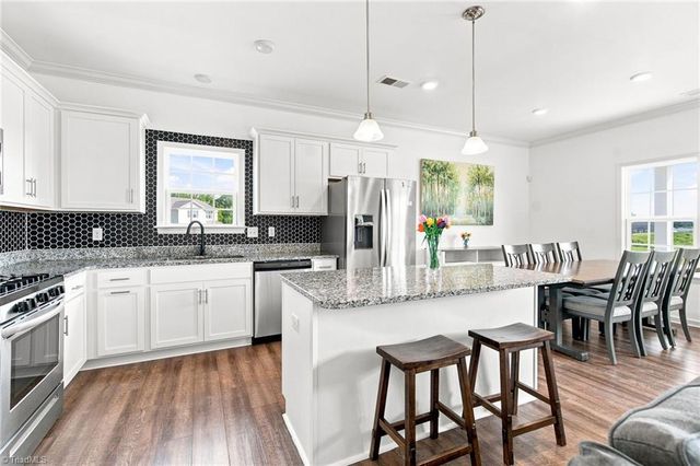 437 Altavista Drive, Clemmons, NC 27012