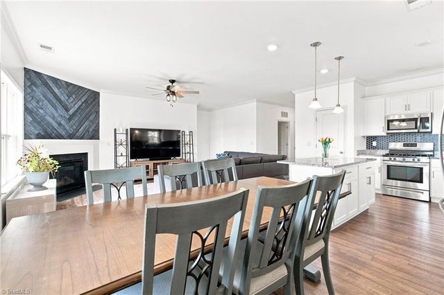 437 Altavista Drive, Clemmons, NC 27012