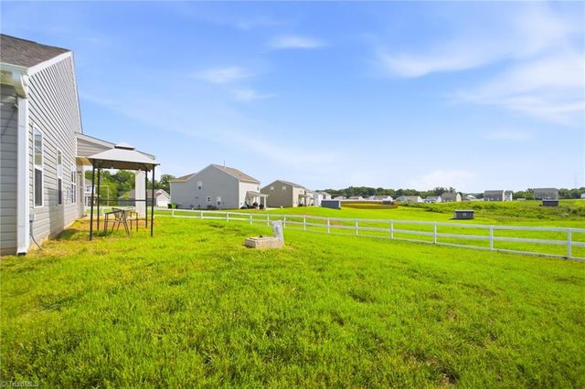 437 Altavista Drive, Clemmons, NC 27012