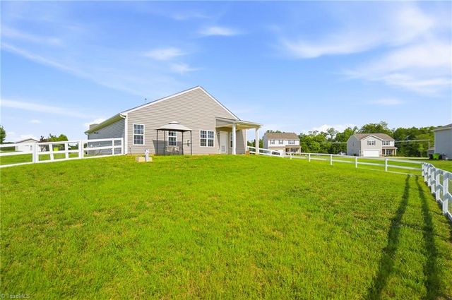 437 Altavista Drive, Clemmons, NC 27012