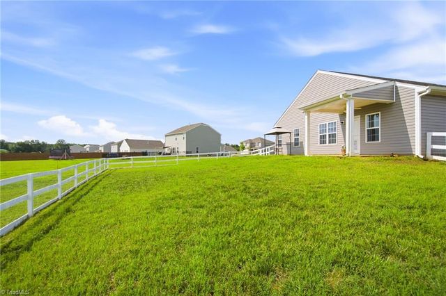 437 Altavista Drive, Clemmons, NC 27012