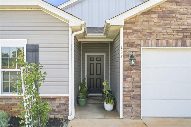 437 Altavista Drive, Clemmons, NC 27012