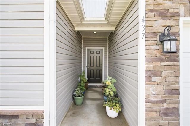 437 Altavista Drive, Clemmons, NC 27012