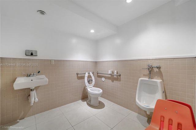 150 SE 2nd Avenue 103, Miami, FL 33131