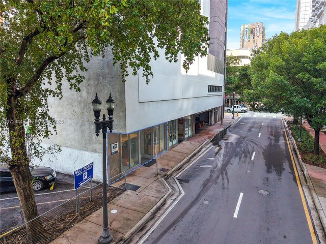 150 SE 2nd Avenue 103, Miami, FL 33131