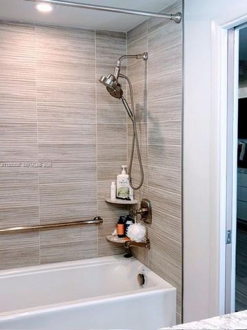 806 Cypress Grove Ln 512, Pompano Beach, FL 33069