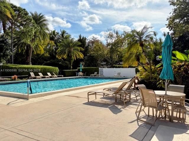 806 Cypress Grove Ln 512, Pompano Beach, FL 33069