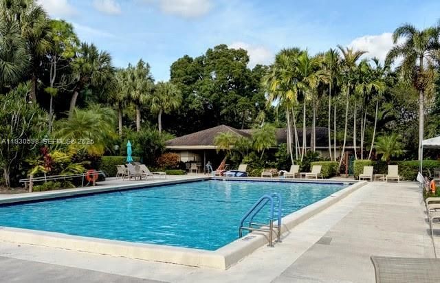 806 Cypress Grove Ln 512, Pompano Beach, FL 33069