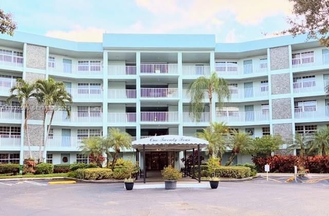 806 Cypress Grove Ln 512, Pompano Beach, FL 33069