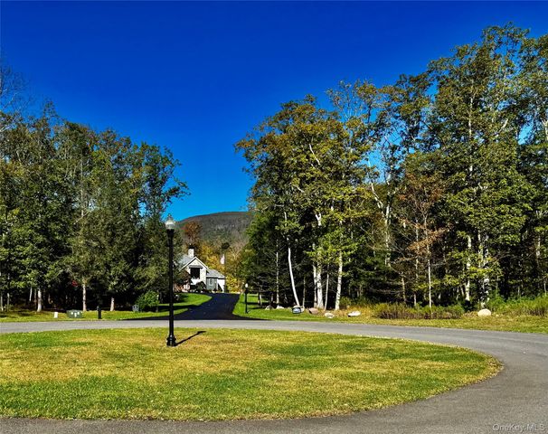 86 Falling Waters Drive, Palenville, NY 12463
