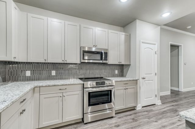 508 W 0AK Street, Weatherford, TX 76086