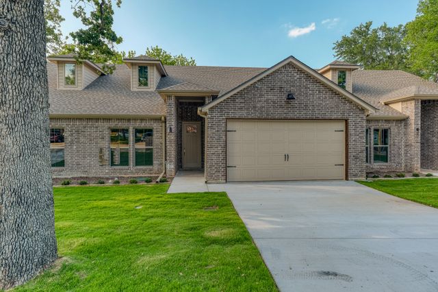 508 W 0AK Street, Weatherford, TX 76086