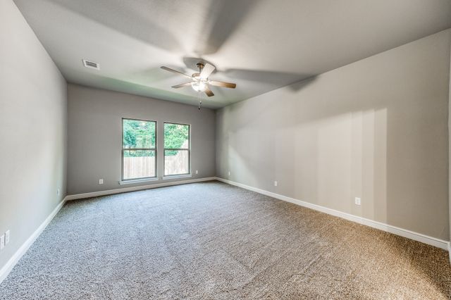 508 W 0AK Street, Weatherford, TX 76086