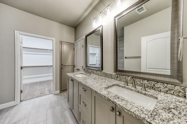 508 W 0AK Street, Weatherford, TX 76086
