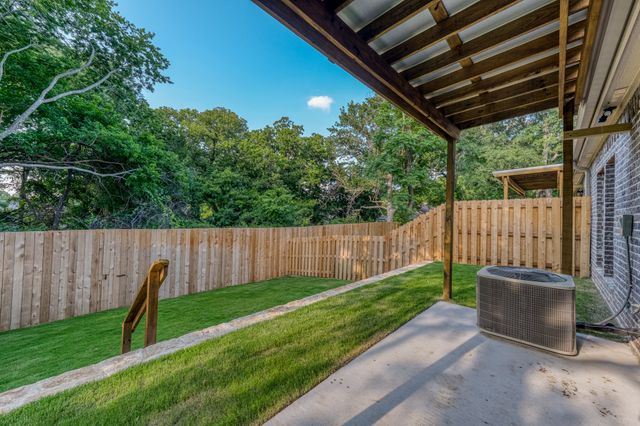 508 W 0AK Street, Weatherford, TX 76086
