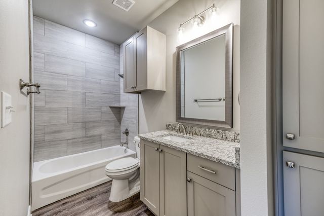 508 W 0AK Street, Weatherford, TX 76086