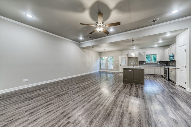 508 W 0AK Street, Weatherford, TX 76086