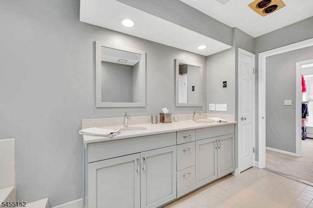 41 Dexter Dr N, Bernards Twp., NJ 07920