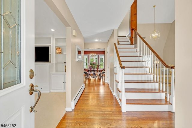 41 Dexter Dr N, Bernards Twp., NJ 07920