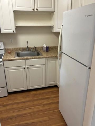 8851 Sunrise Lakes Boulevard 208, Sunrise, FL 33322