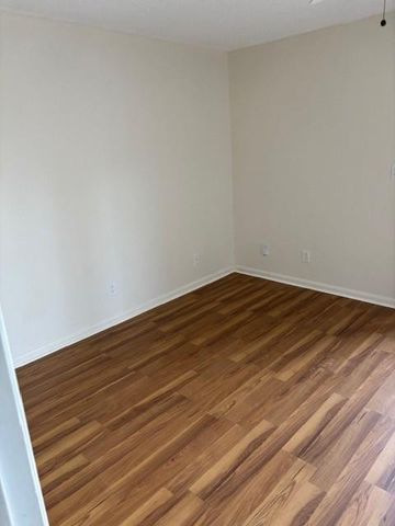 8851 Sunrise Lakes Boulevard 208, Sunrise, FL 33322