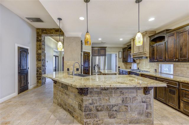 11826 Canyon Mills Drive, Houston, TX 77095