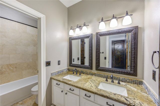 11826 Canyon Mills Drive, Houston, TX 77095