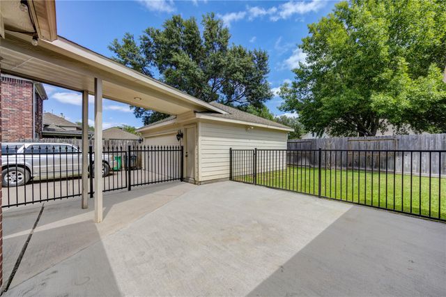 11826 Canyon Mills Drive, Houston, TX 77095