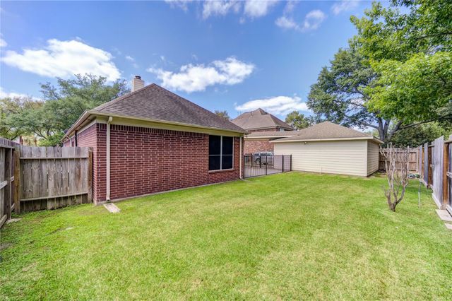 11826 Canyon Mills Drive, Houston, TX 77095